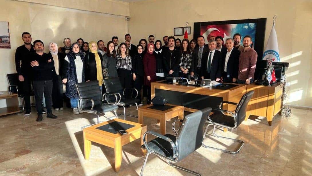 İlçe Müdürümüz Sn Mehmet VURAL Öğretmenler Gününde İlk Olarak Konuklu İlkokulunu Ziyaret Etti.