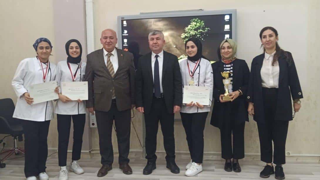 MEB Gastronomi Festivali ve Yemek Yarışmasında Haliliye  Bahçelievler Saadet Özdemir Mesleki ve Teknik Kız Anadolu Lisesi bölge birincisi oldu...