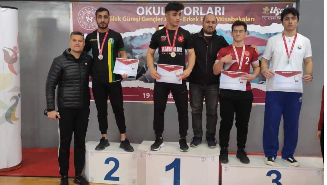 Uşakta Yapılan Türkiye Bilek Güreşi Şampiyonasından Öğrencilerimiz Madalya İle Döndü...